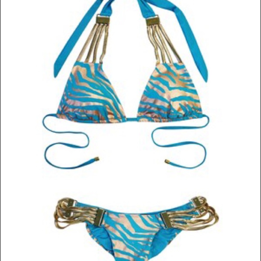 Beach bunny take the reigns set